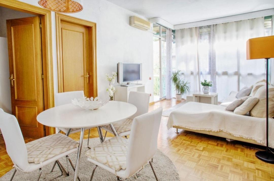 Apartment Bcn 4 *