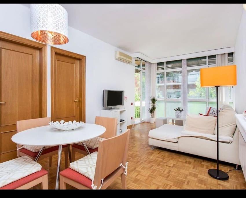 Apartment Bcn 4 *